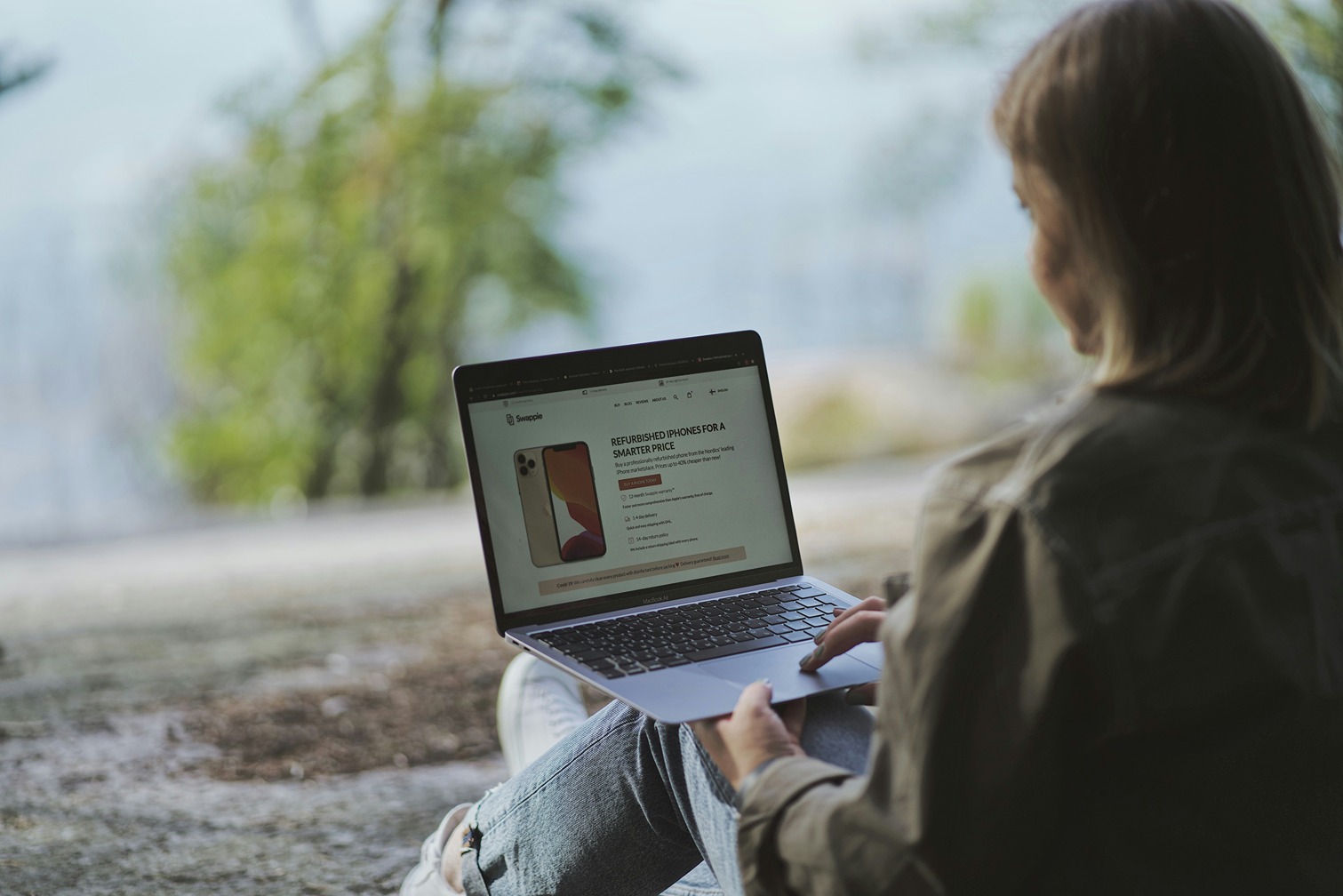 Interior designer edits a website template